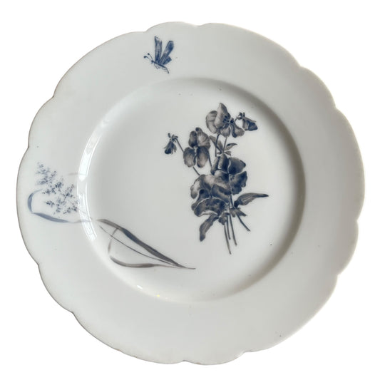 синяя тарелка Hache Vierzon с цветами и бабочкой