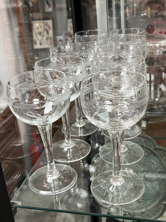 set of 10 wine glasses engraved in crystal, height 13cm