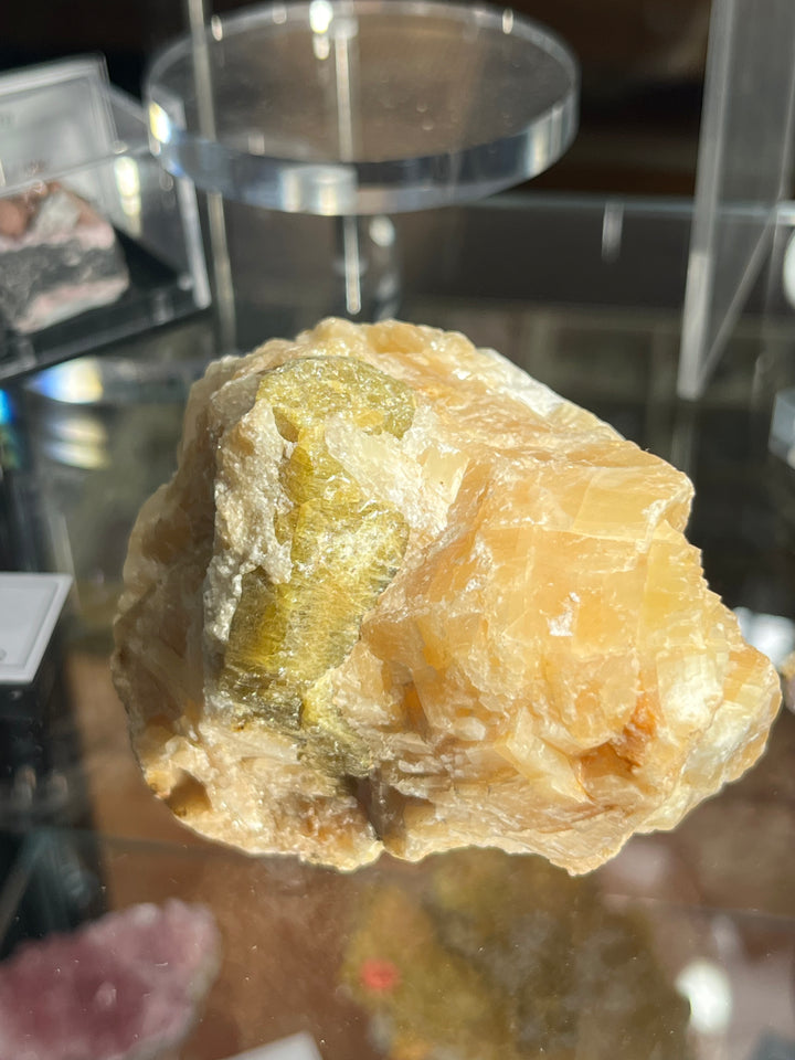 APATITE sur calcite madagascar M18W91