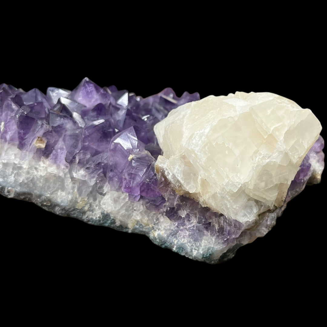 Grande Druse Améthyste avec calcite Brésil