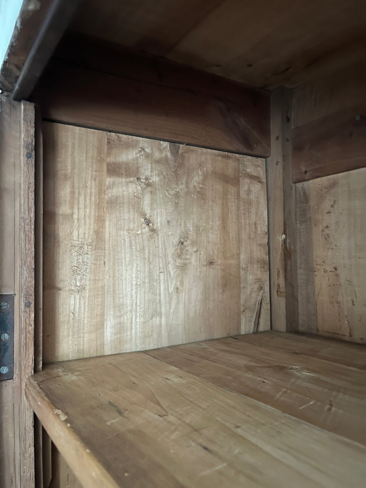 Armoire homme debout XIXe siècle