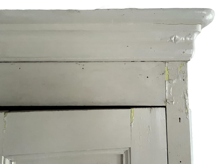 Armoire homme debout XIXe siècle