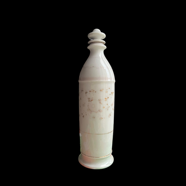 Bouteille en porcelaine de Paris liqueur XIXe