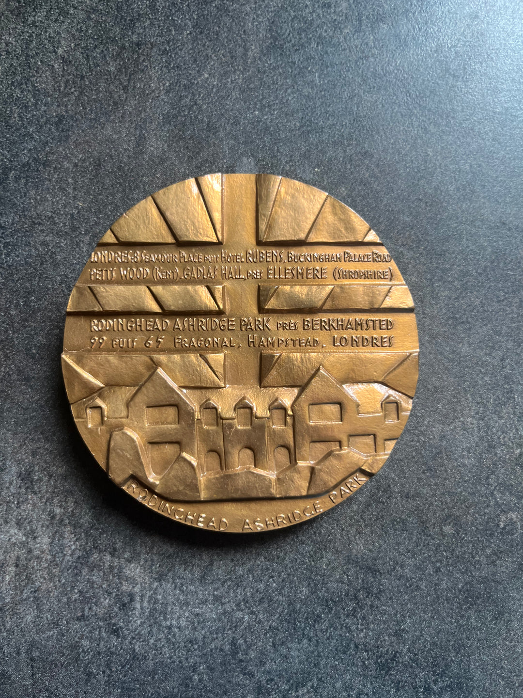 Médaille Général De Gaulle la France libre par Carrega  rodinghead ashridge park