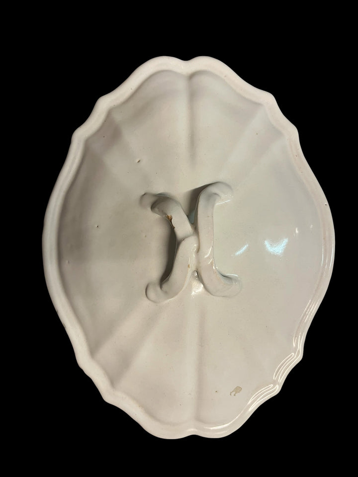 soupière blanche Moustiers XVIIIe