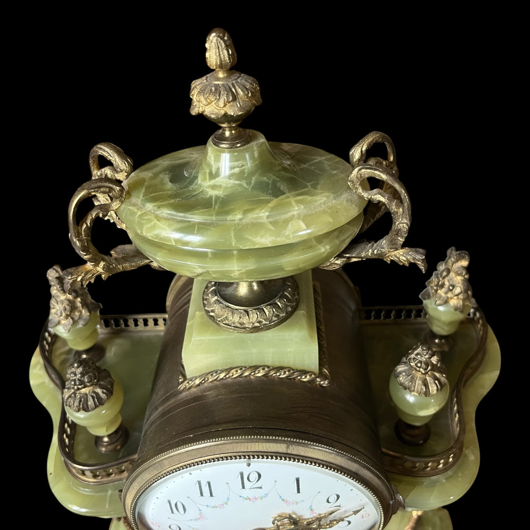 Garniture de Cheminée de style Louis XVI en onyx et bronze