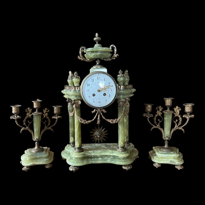Garniture de Cheminée de style Louis XVI en onyx et bronze