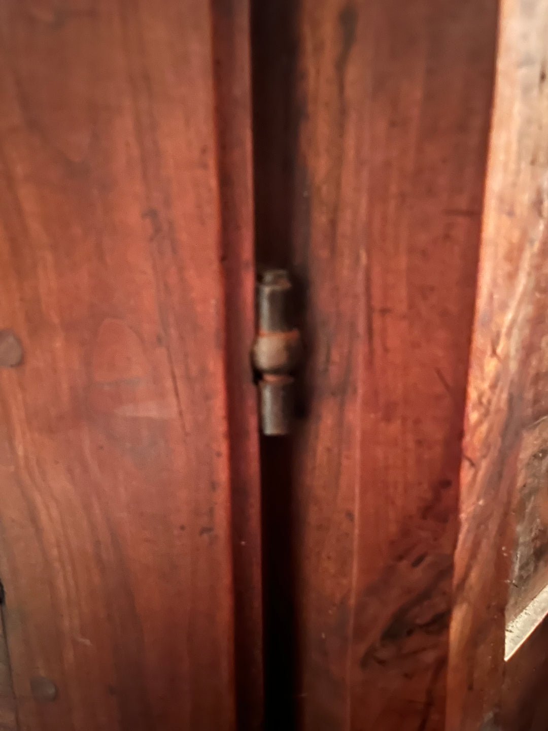 Armoire Bonnetière style Louis XV