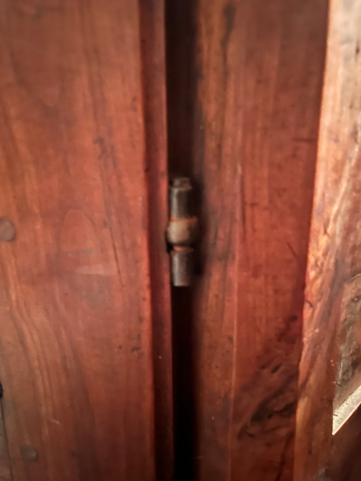 Armoire Bonnetière style Louis XV