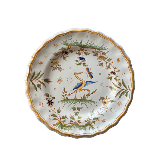 Decorative plate at the legendary earthenware bird of Moustiers d'Ooles Répliation