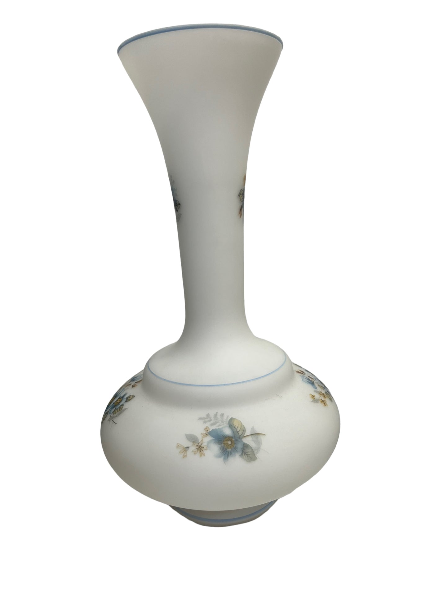Vase en opaline blanche à décor de fleurs