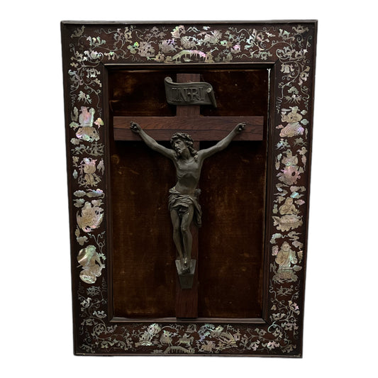 Crucifix dans cadre d’Indochine XIXe