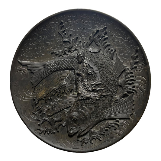 Plat bronze Déesse Kannon sur une carpe koi Japon époque Meiji