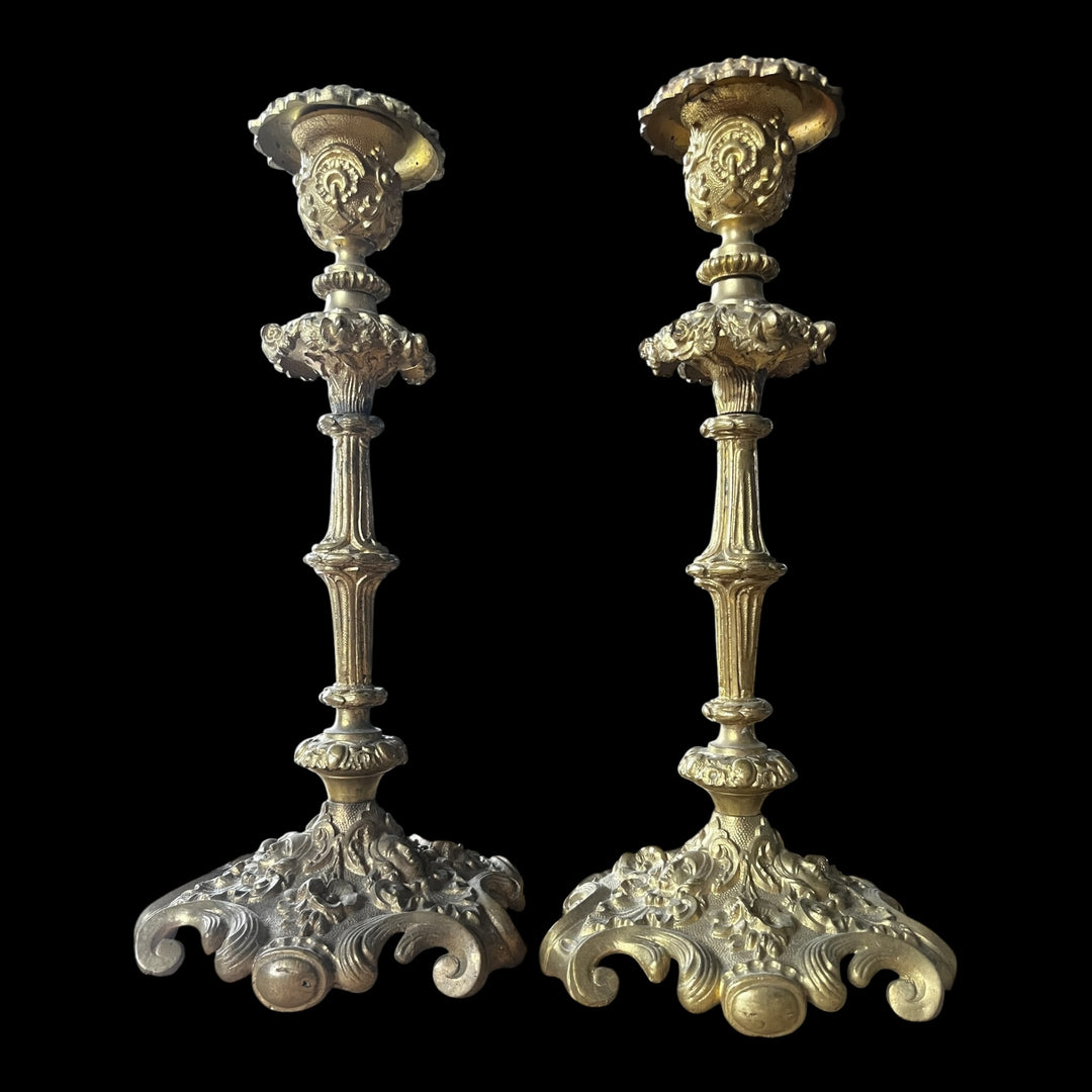 Paar Kerzen von XIXISTHURHTEN in Bronze -Dekor von weiblichen Mascarons und Blumen