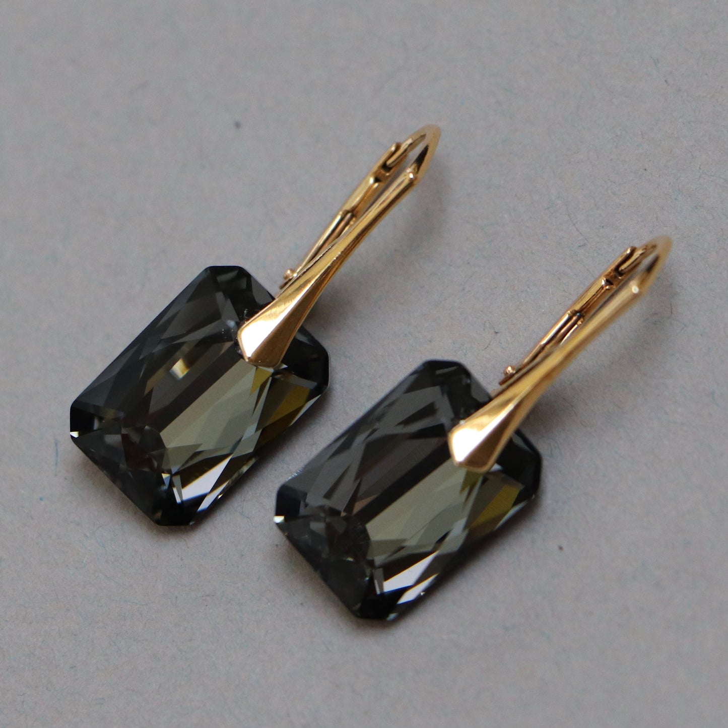 Boucles d'oreilles avec cristaux Swarovski, gris argenté, argent doré, NOEMIE