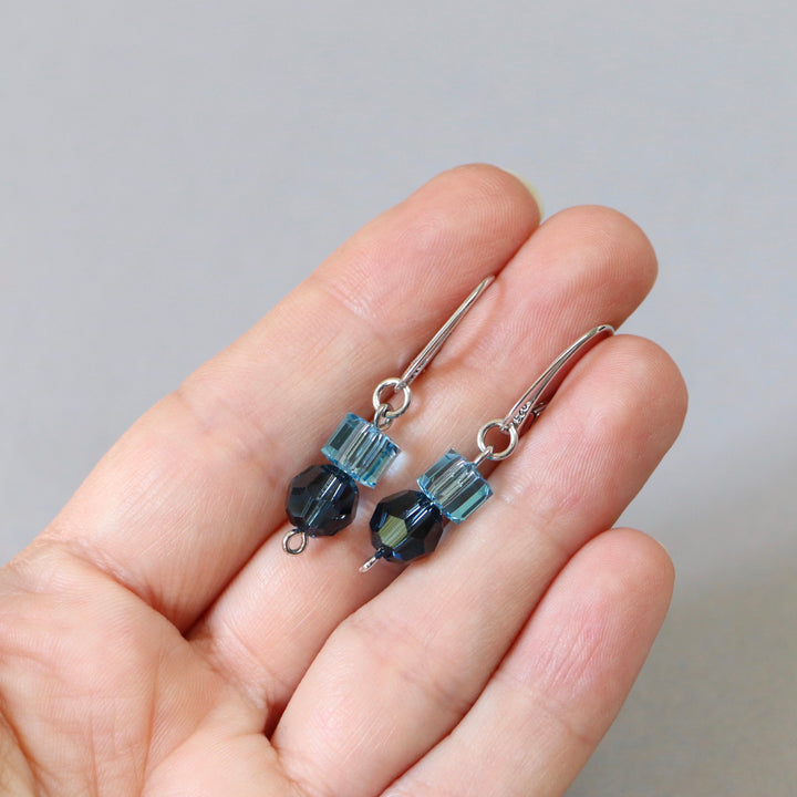 Boucles d'oreilles, cristaux Swarovski, argent rhodié, bleu, POMPON