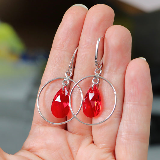 Boucles d'oreilles, cristaux Swarovski, argent rhodié, rouge vive, LAC