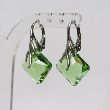 Boucles d'oreilles, cristaux Swarovski, argent rhodié, vert olive, AGATHE