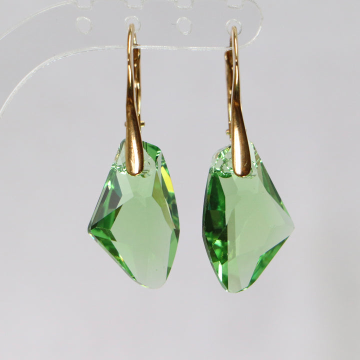 Copie de Boucles d'oreilles, cristaux Swarovski, argent doré, vert olive, ALICIA