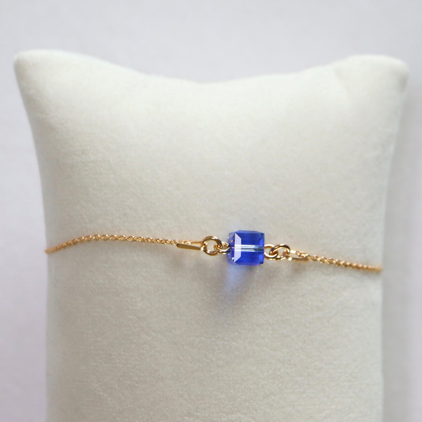 Bracelet  avec cristaux Swarovski, bleu, argent doré, CARRE