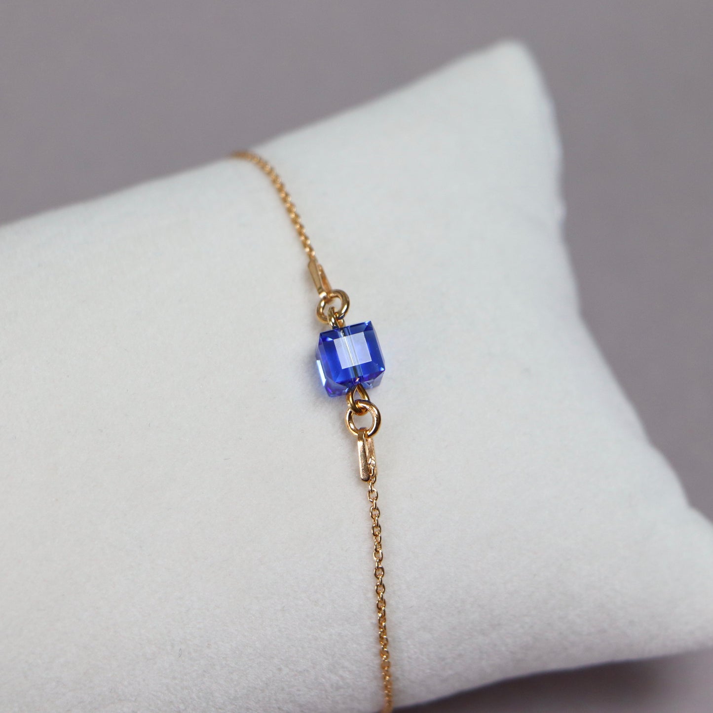 Bracelet with Swarovski crystals, blue, gold-plated silver, SQUARE