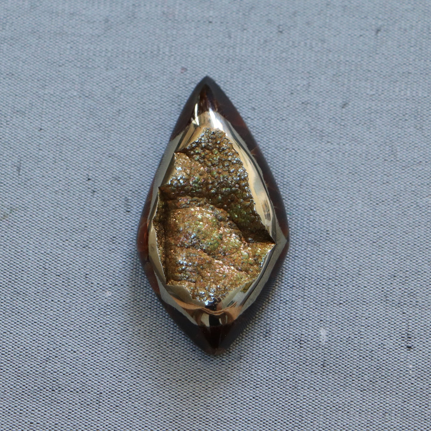 Ammonite pyritisée, tAM_P072, aille cabochon, 45x24x9 mm; 15.8g;