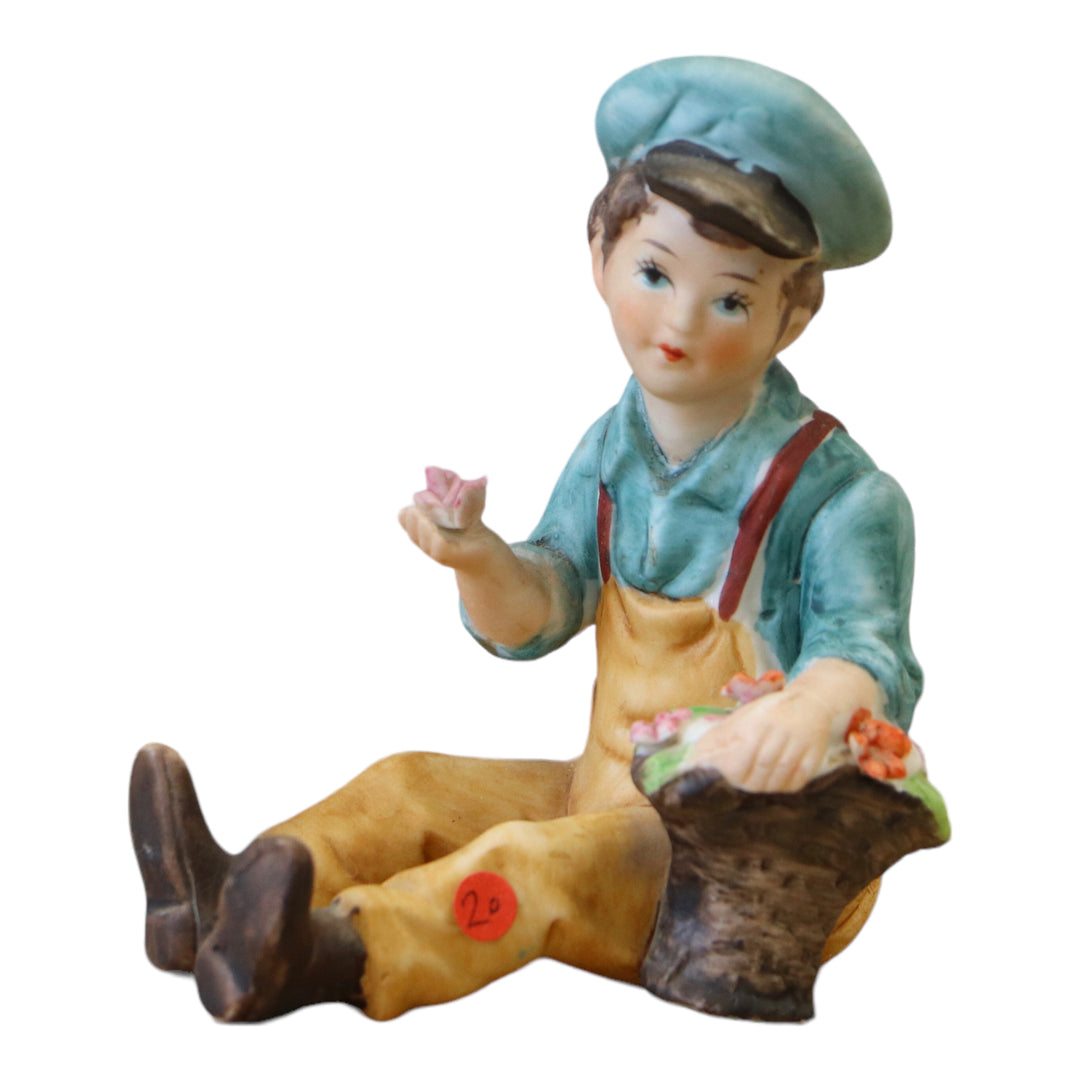 Figurine 5 en biscuit