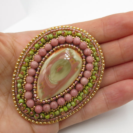 Embroidered brooch/pendant, IMPERIAL JASPER, green/pink