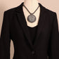 Collier brodé avec micaschiste (mica et grenat)