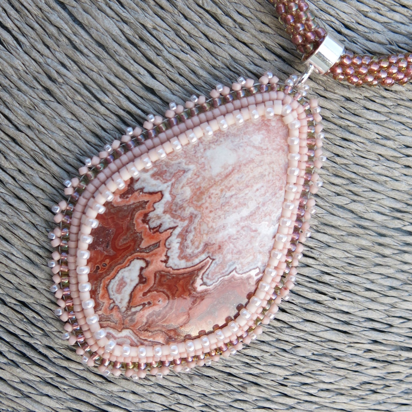 Necklace with crazy lace agate