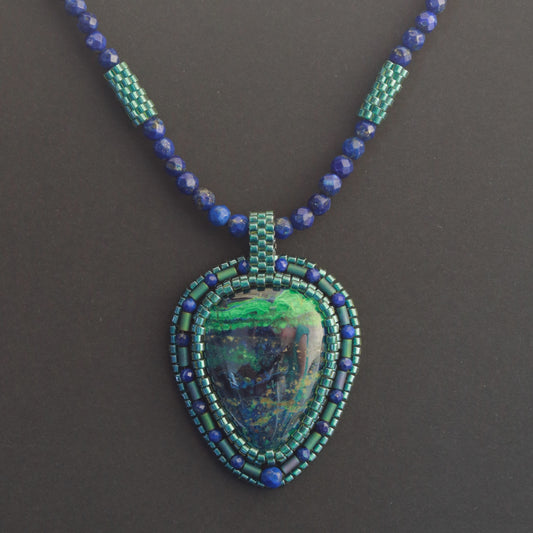 Collier brodé avec Azurite Malachite et lapis lazuli
