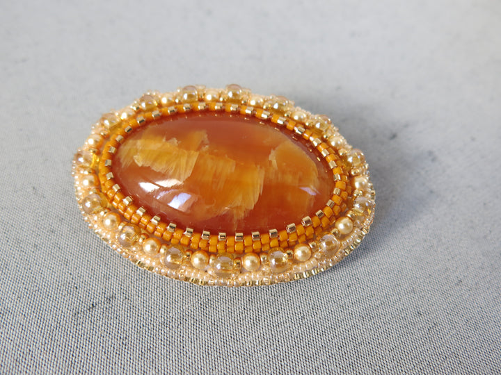 Bestickte Spindel, Simbirsite, Karamell