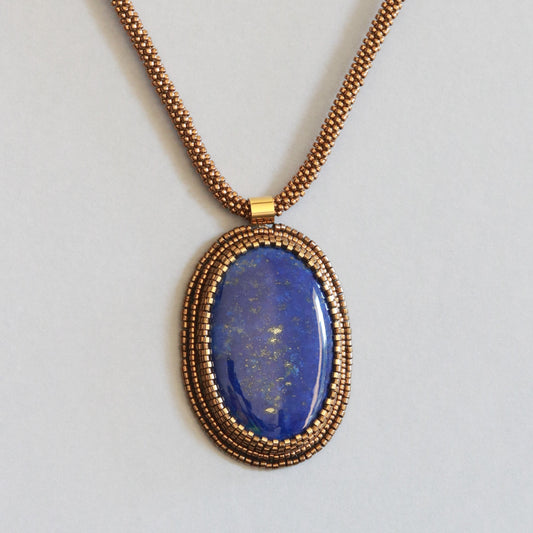 Embroidered necklace with lapis lazuli CLB8