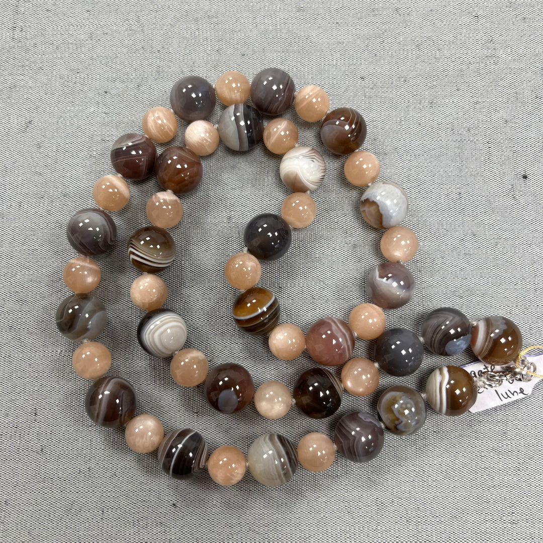 Natural stone knotted necklace (agate, moonstone) 51 cm