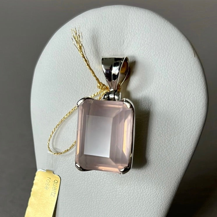 Silver pendant with rose quartz PS039