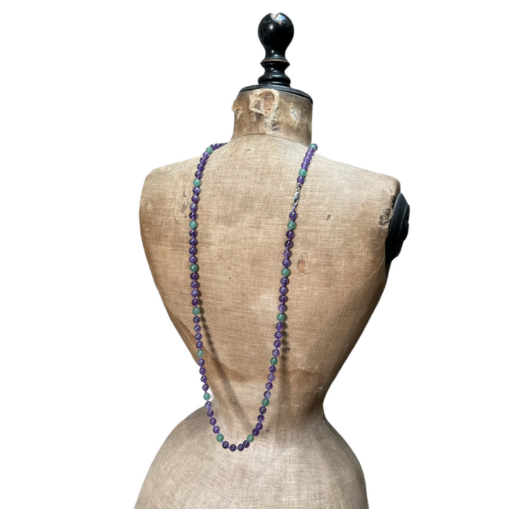 Long necklace with knots in natural stones (amethyst, green aventurine) 99 cm