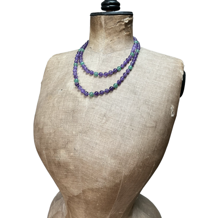 Long necklace with knots in natural stones (amethyst, green aventurine) 99 cm