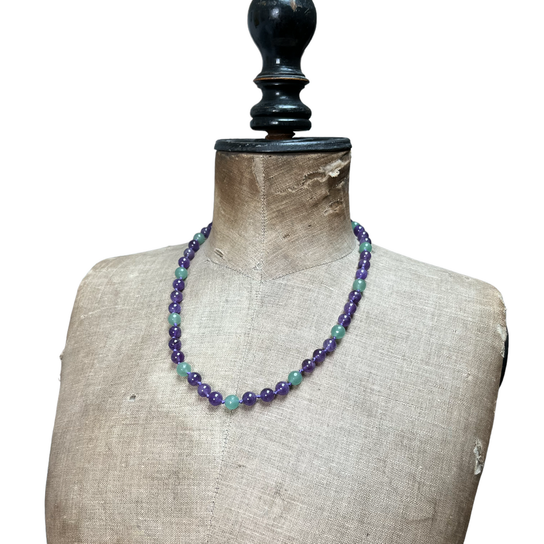 Natural stone knotted necklace (amethyst, green aventurine) 52 cm