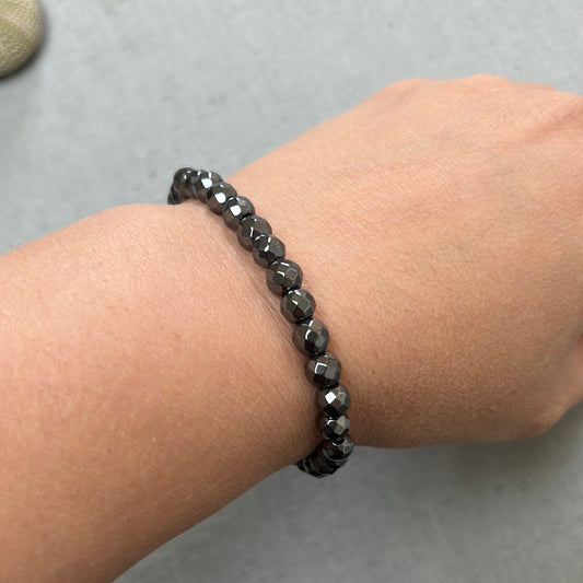 HEMATITE bracelet faceted stones 6 mm