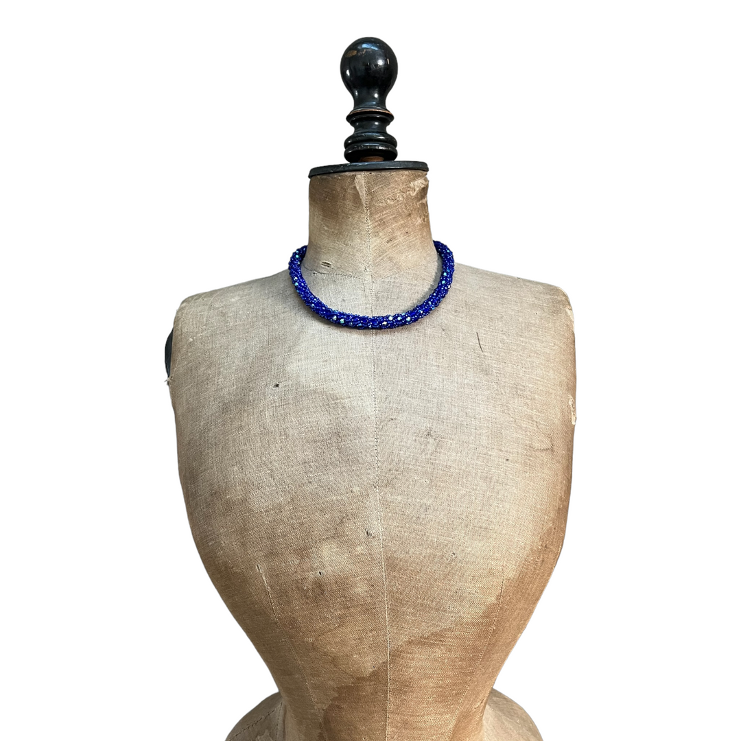 Collier spirale au crochet en perles Miyuki, cobalt, 44 cm