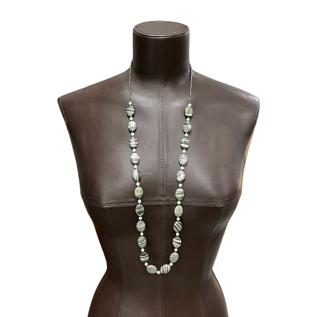 Long necklace with knots in natural stones (green zebra jasper, pyrite) 88 cm