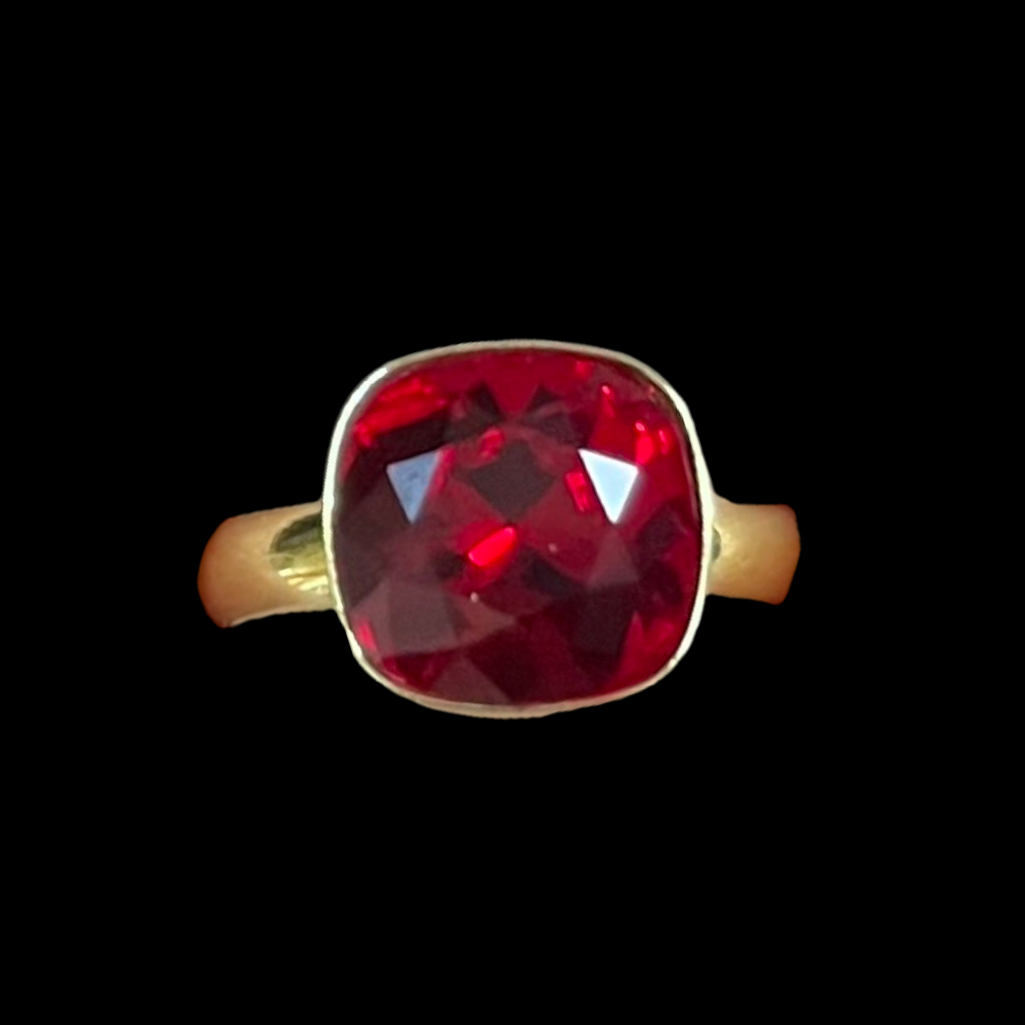 Ring with Swarovski crystals, KIM collection, siam red, gold-plated silver