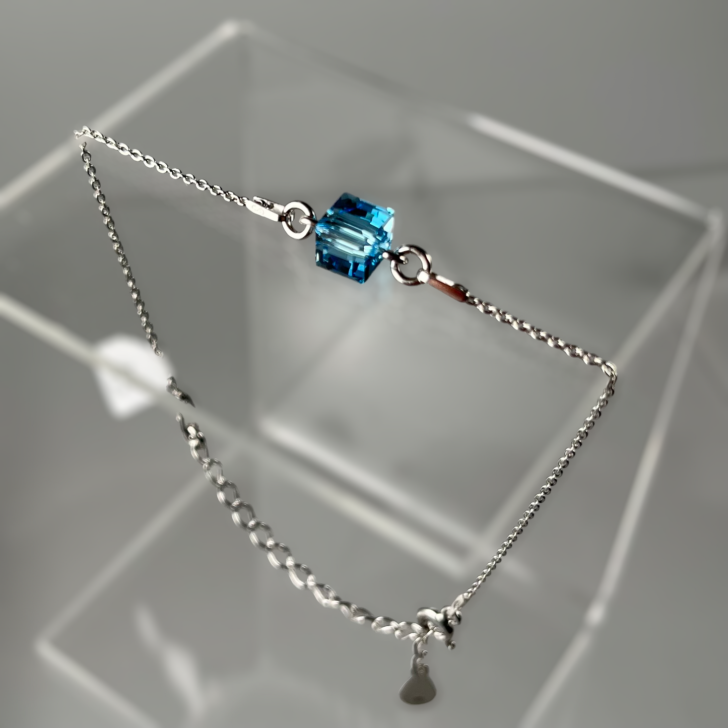 Bracelet  avec cristaux Swarovski, argent rhodié, bleu aquamarine, CARRE