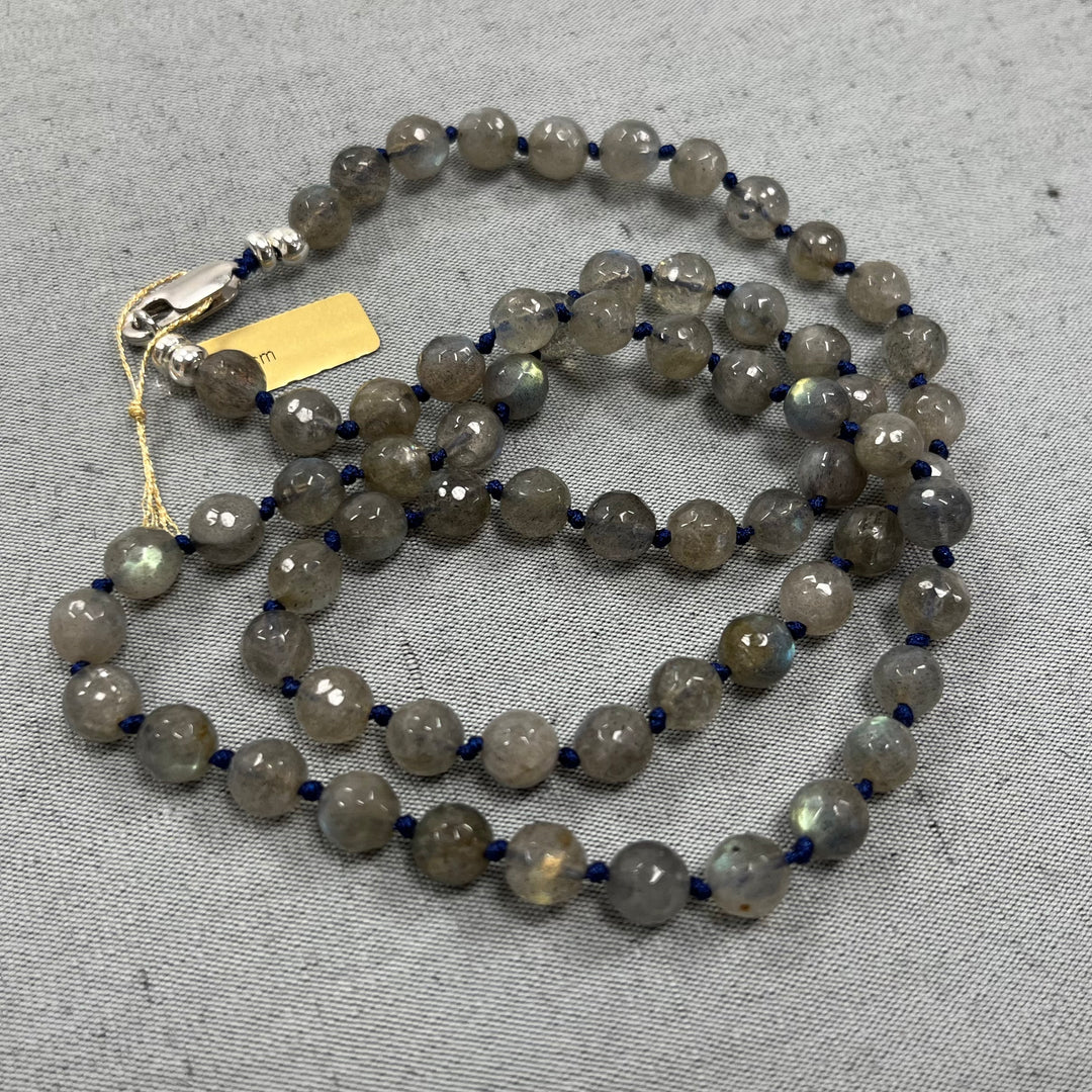 Collier à noeuds en pierres naturelles  (labradorite) 59 cm