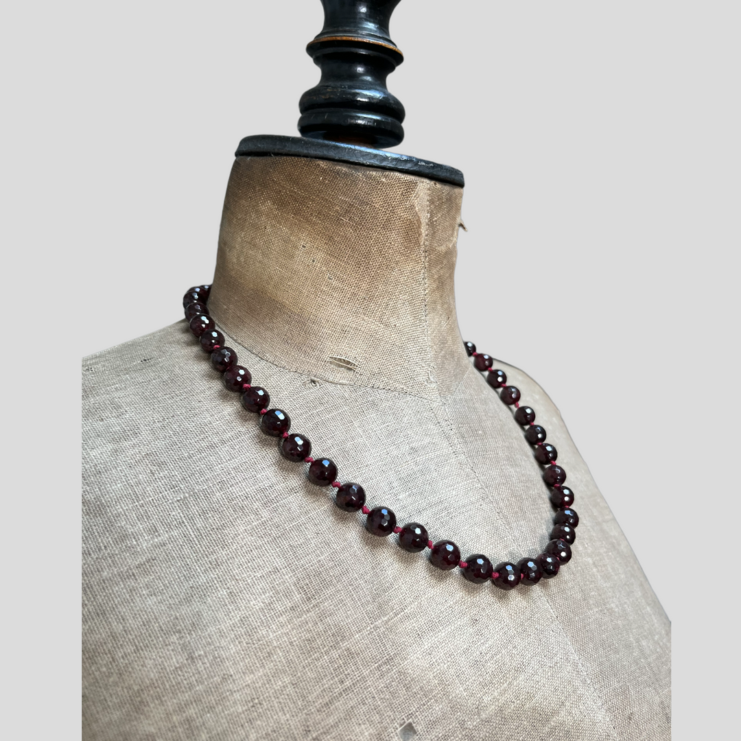 Natural stone knotted necklace (garnet) 48 cm