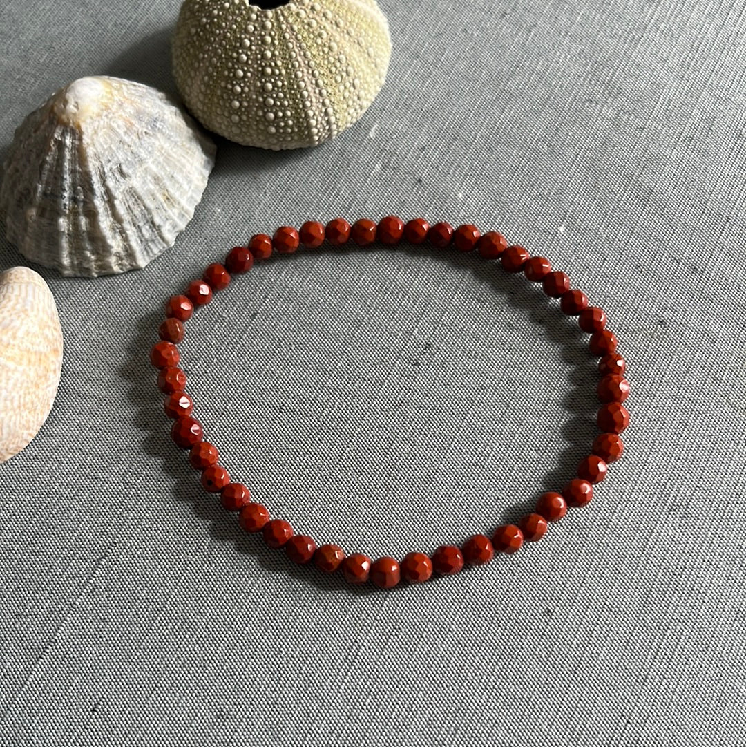 Bracelet JASPE ROUGE pierres facettés 4 mm