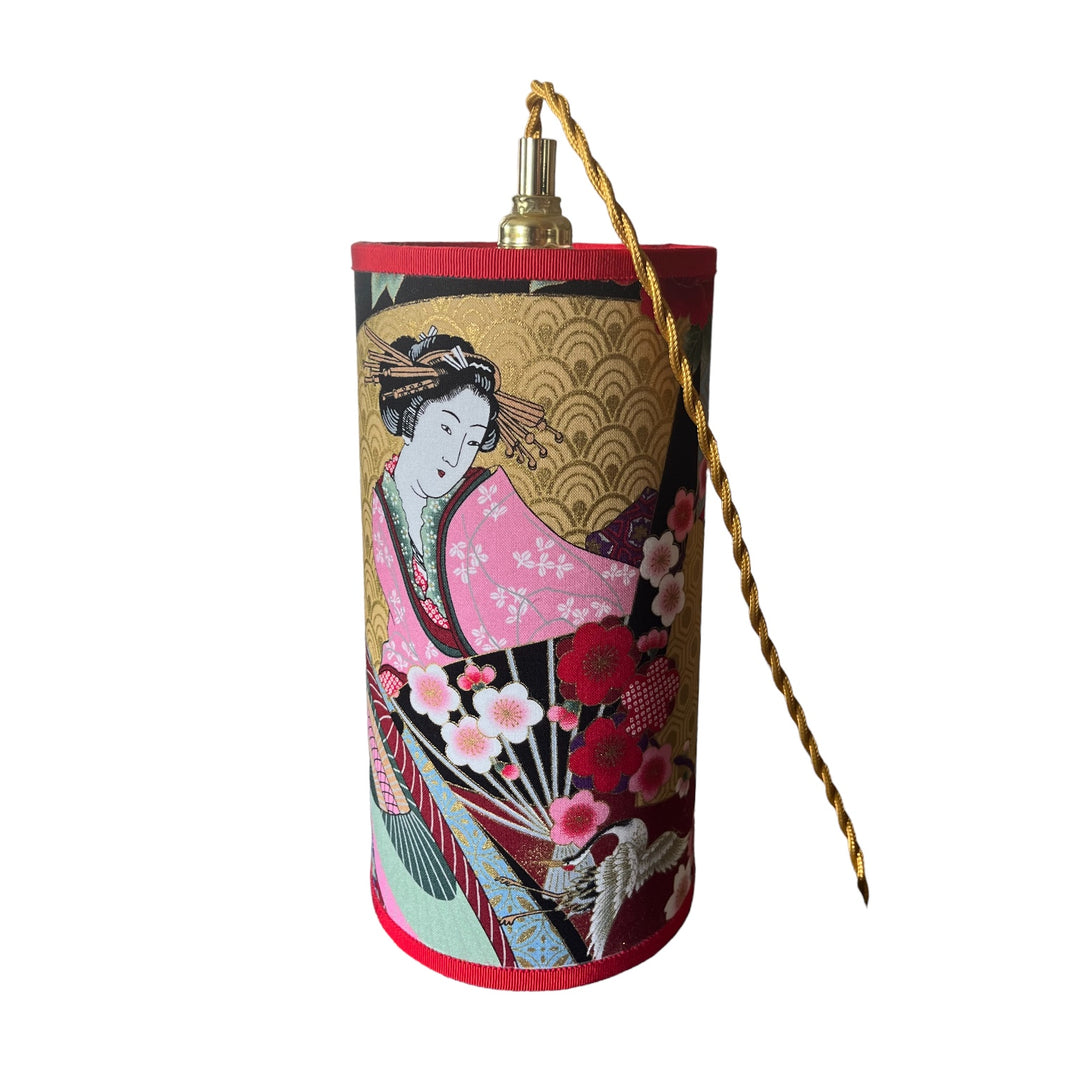 Portable lamp with a laminated lampshade in Japanese-style fabric