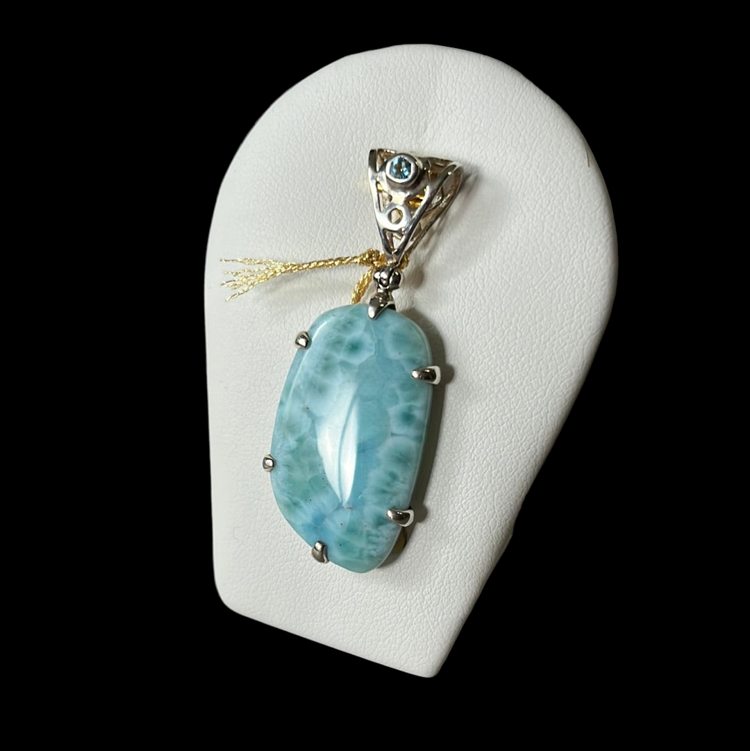 Pendant with larimar and topaz in silver PS107