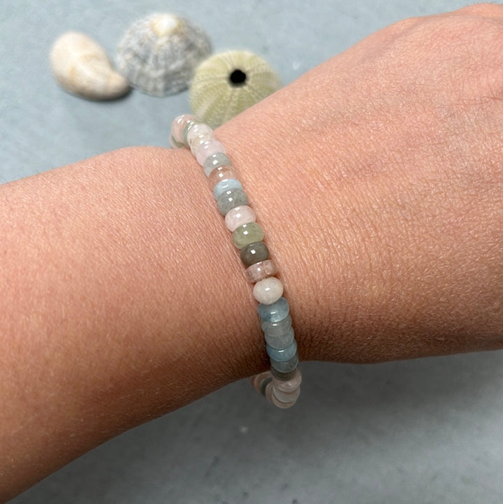 BERYL bracelet with round stones 6x4 mm