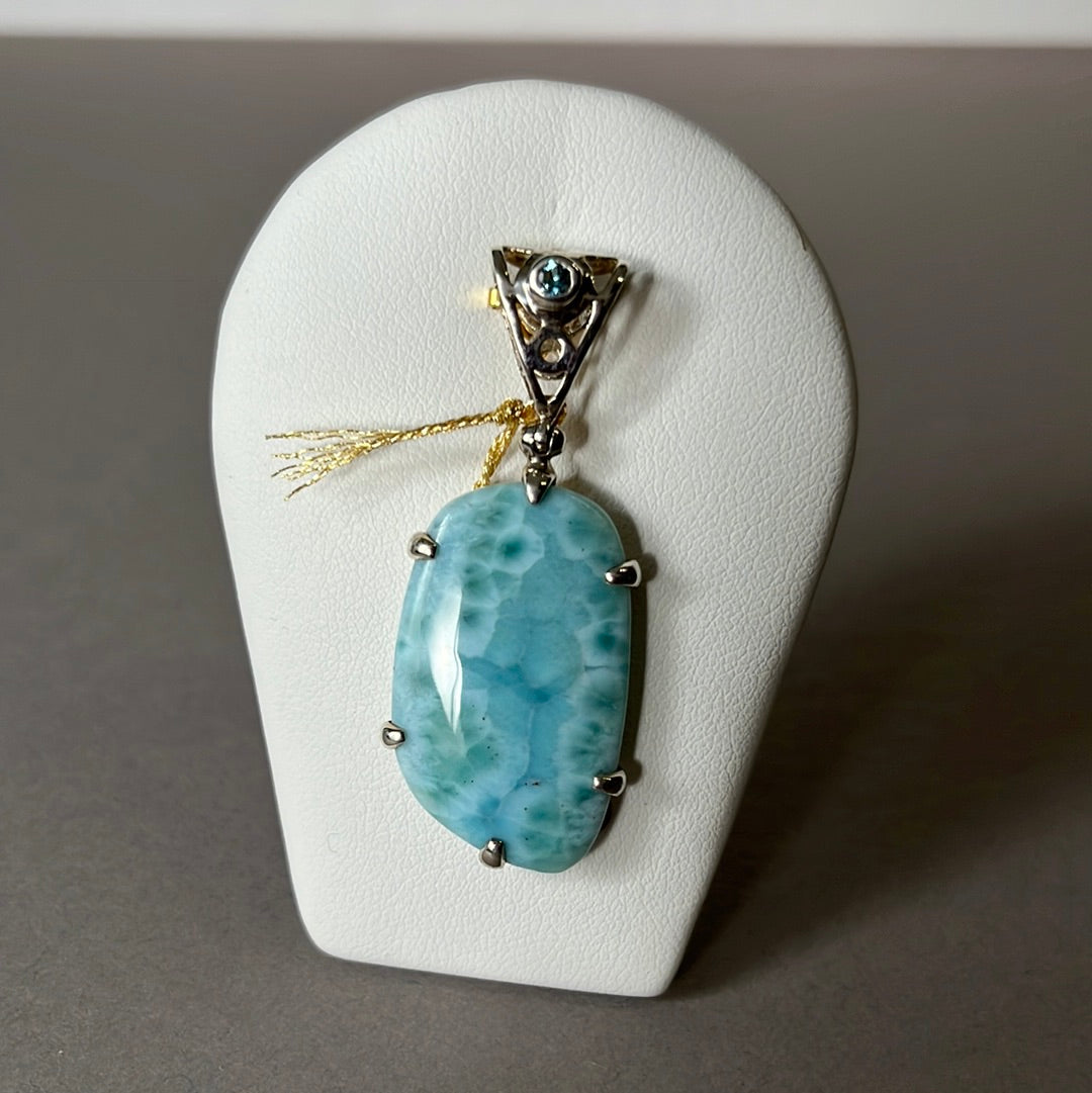 Pendant with larimar and topaz in silver PS107